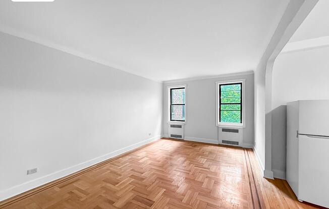 1685 E 5 ST