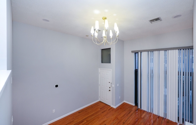 4 beds, 3.5 baths, 1,900 sqft, $5,800, Unit T8