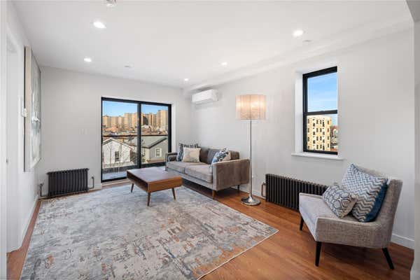 3031 BRIGHTON 5 ST