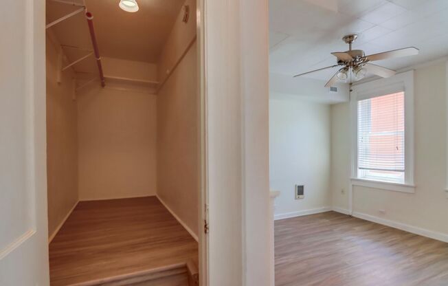 Studio, 1 bath, 360 sqft, $1,725, Unit 5