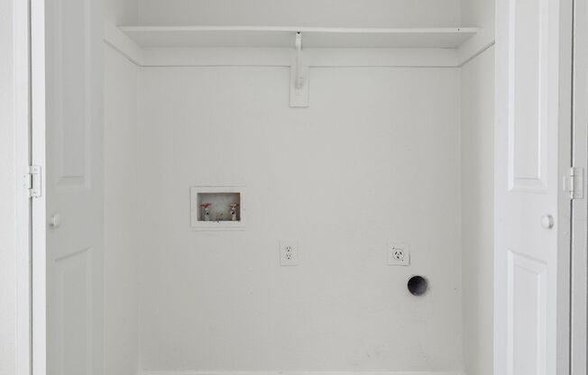 2 beds, 2 baths, 936 sqft, $1,595, Unit 200 Brothers Blvd #6102