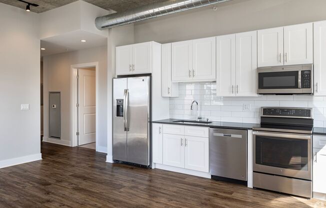 2 beds, 2 baths, 976 sqft, $3,250, Unit 3833-512