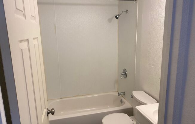 1 bed, 1 bath, 625 sqft, $695, Unit 7