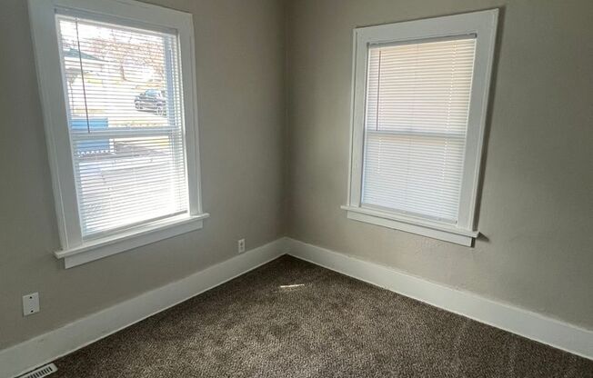 3 beds, 1 bath, $995