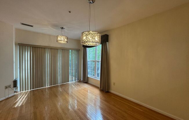 Beautiful 2 Bed 2 Bath End-Unit Townhome In Desired And Convenient Westwood Village