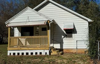 Adorable 2 bedroom house in quiet neighborhood!