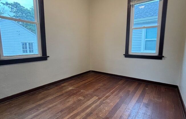 2 beds, 1 bath, $1,045