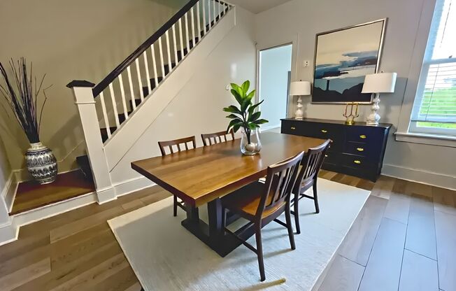 Renovated 5 Bedroom 2 Bathroom in York!