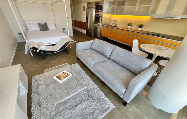 1 bed, 1 bath, $2,400, Unit # 2204