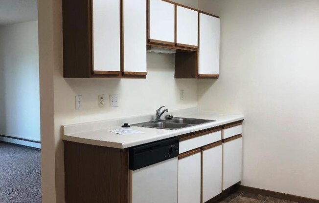 2 beds, 1 bath, 900 sqft, $825, Unit 206