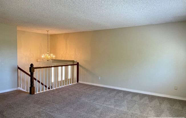 Wonderful Home in Campus West!