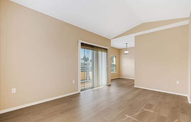 2 beds, 2 baths, 1,005 sqft, $1,400, Unit 5945-201