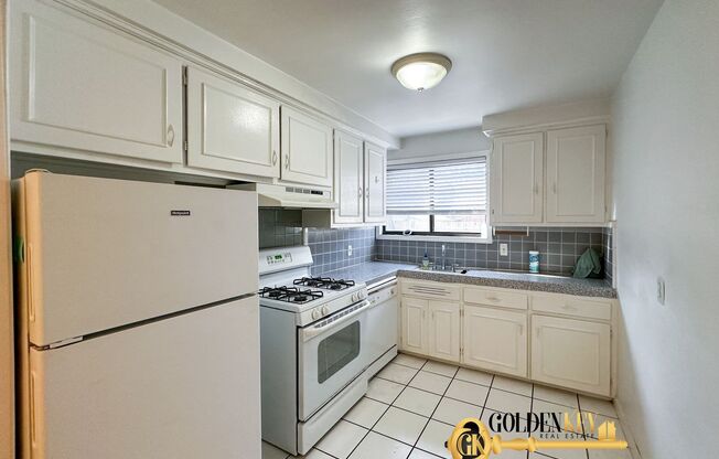 2 beds, 1 bath, $1,400, Unit # 102