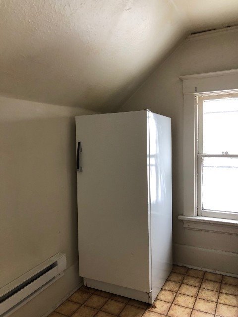 Studio, 1 bath, 400 sqft, $450, Unit 9