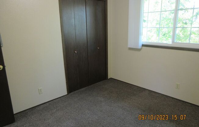 2 beds, 1 bath, $1,295