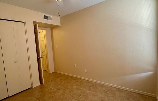 2 beds, 1 bath, 795 sqft, $1,250, Unit 43 W Inglewood St #1