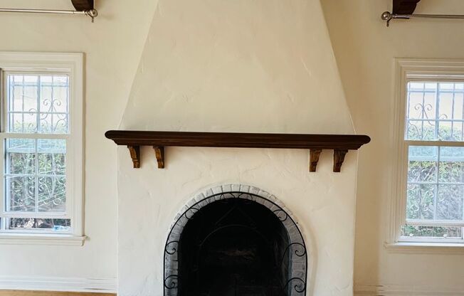 902-360 N MANSFIELD AVE