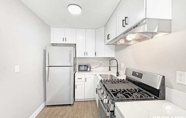 49th St (Units 1-8)