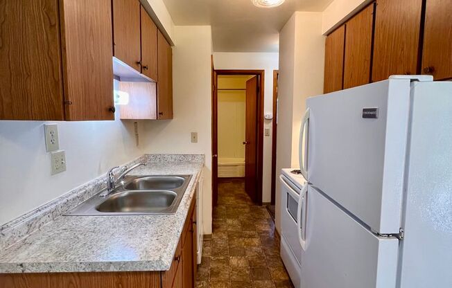 1 bed, 1 bath, 600 sqft, $925, Unit M