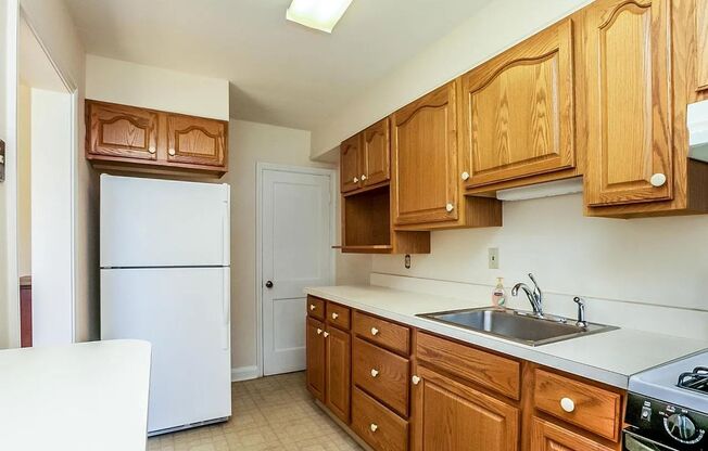 3 beds, 1 bath, $1,995