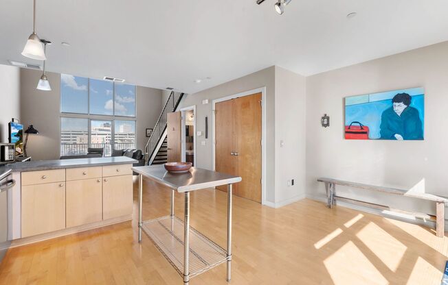 Luxury Furnished Loft on Broadway