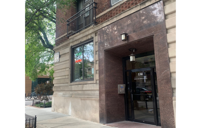 Studio, 1 bath, 300 sqft, $1,275, Unit 530-312