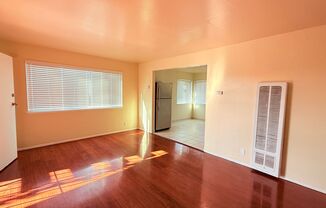 2 beds, 1 bath, $2,100, Unit 2424 94th Ave - Apt 1