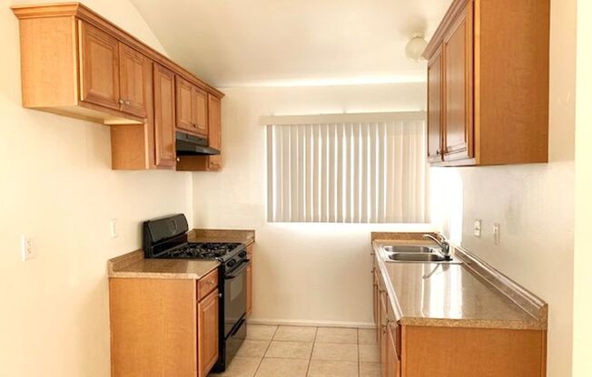 1 bed, 1 bath, 800 sqft, $1,950, Unit B