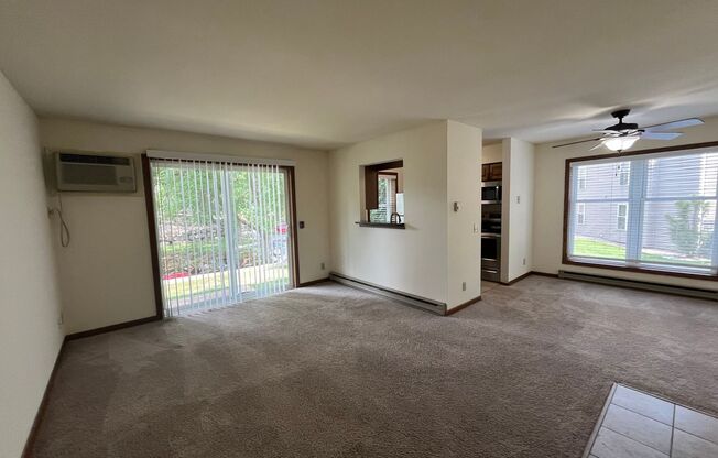 2 beds, 2 baths, 950 sqft, $1,825, Unit 7701CA