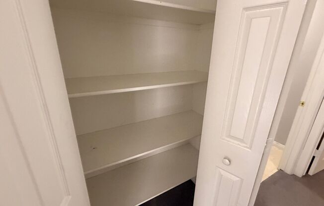 2 beds, 2 baths, $1,595, Unit UNIT 1021