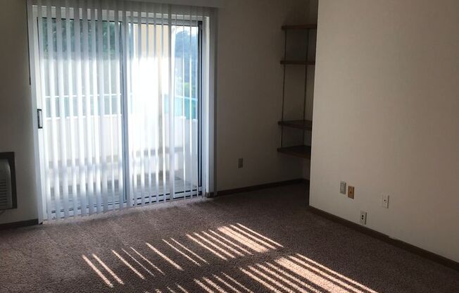 3 beds, 1 bath, 1,040 sqft, $1,695, Unit 3164-308
