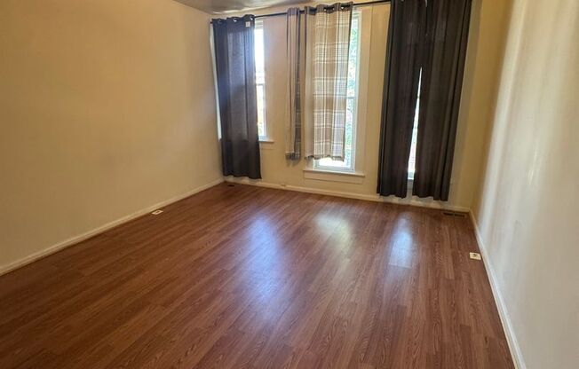 2304 Ruskin Ave – Updated 4 Bedroom, 2 Bath Townhome in Parkview-Woodbrook