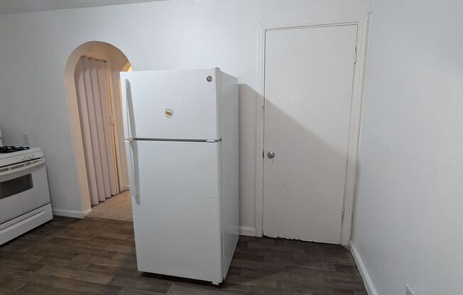 2 beds, 1 bath, $1,000