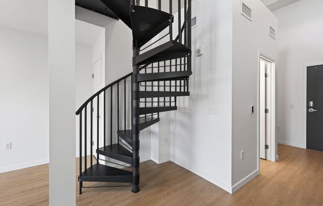 1 bed, 1 bath, 568 sqft, $1,565, Unit 407