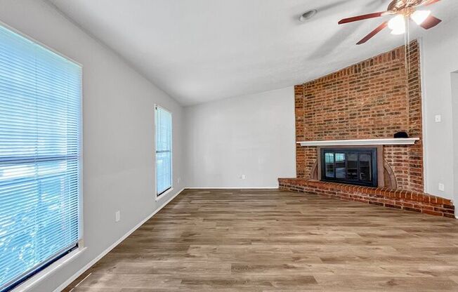 7445 EMORY OAK LN