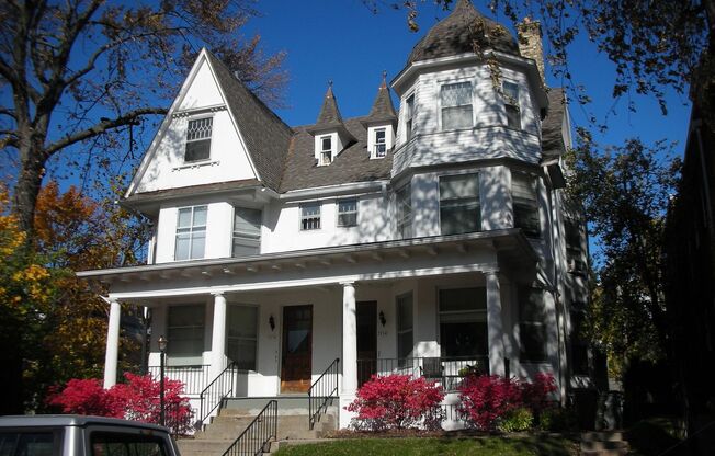 2216 E Ivanhoe Pl.