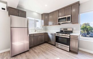 2 beds, 1 bath, $2,425, Unit #9