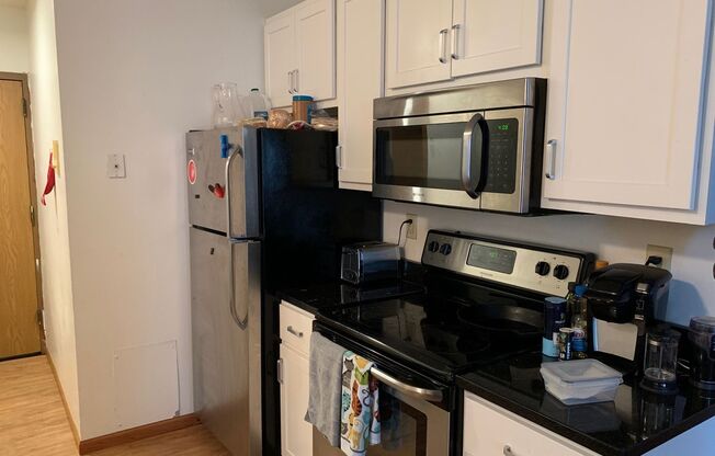 2 beds, 1 bath, $1,625