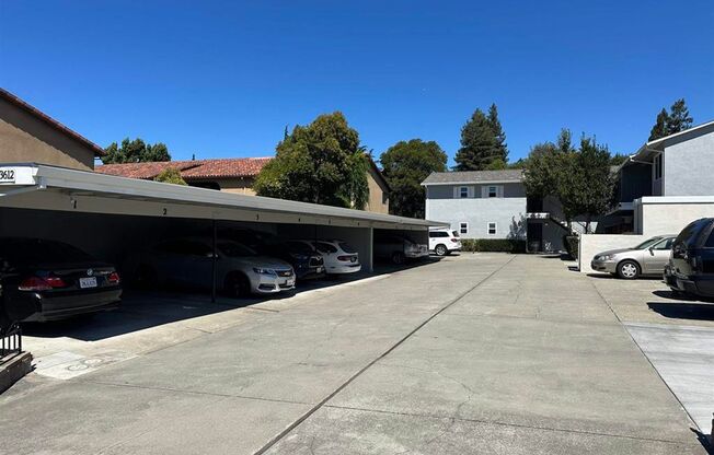 2 BEDROOM & 2 BATHROOM CASTRO VALLEY APARTMENT!! AMPLE LIVING ROOM SPACE!