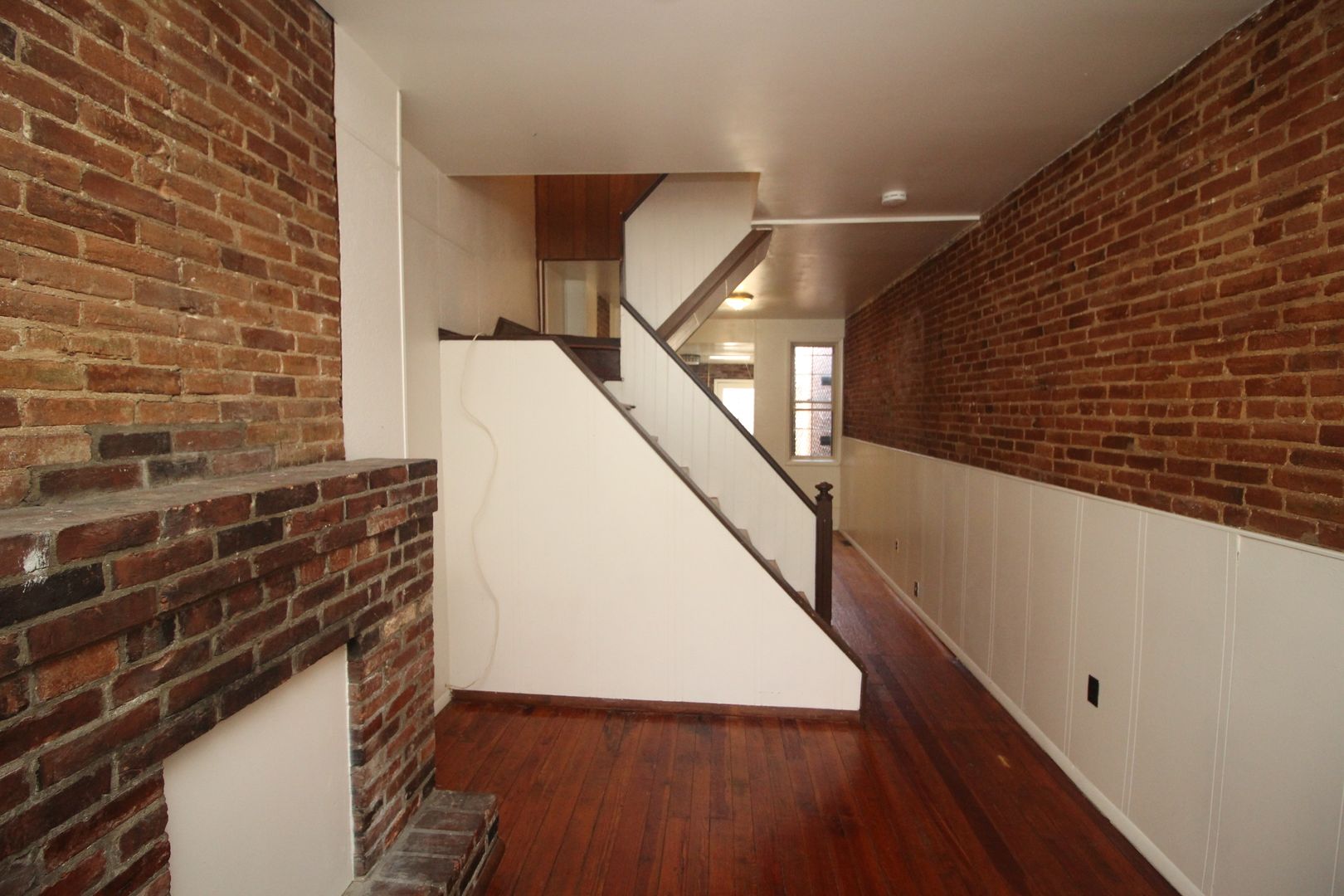 Charming Seton Hill 3bd/1ba Rowhome w/ CAC & W/D--Available 4/15!