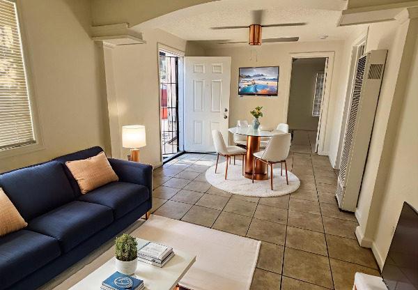 1402 N WILLOWBROOK AVE