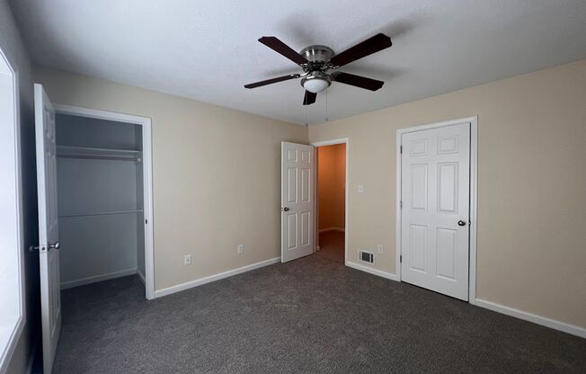 2 beds, 1.5 baths, 1,050 sqft, $995, Unit 35 Trapp Ct.