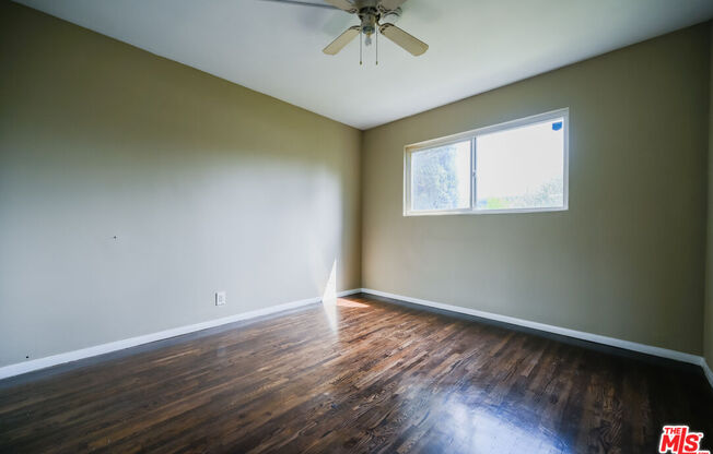 5533 W JEFFERSON BLVD