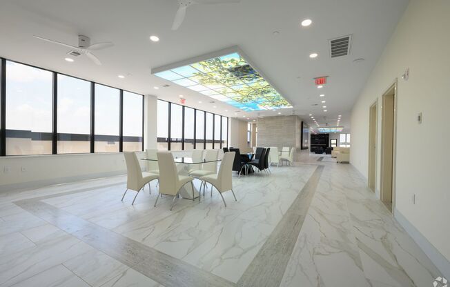 1 bed, 1 bath, 707 sqft, $1,980, Unit 610