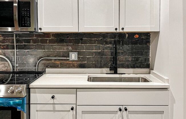 1 bed, 1 bath, 525 sqft, $1,475, Unit House