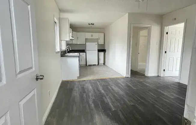 1642 W 38 ST