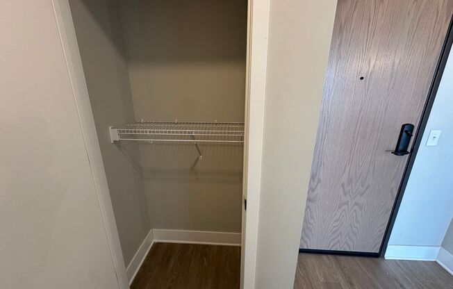 1 bed, 1 bath, 865 sqft, $1,724, Unit 321