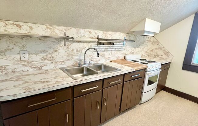 Inglewood 1 Bedroom Upstairs Apartment $1150/mo
