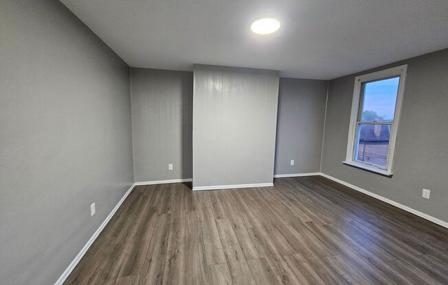 Small 2 bedroom 1 bath apartment for rent!