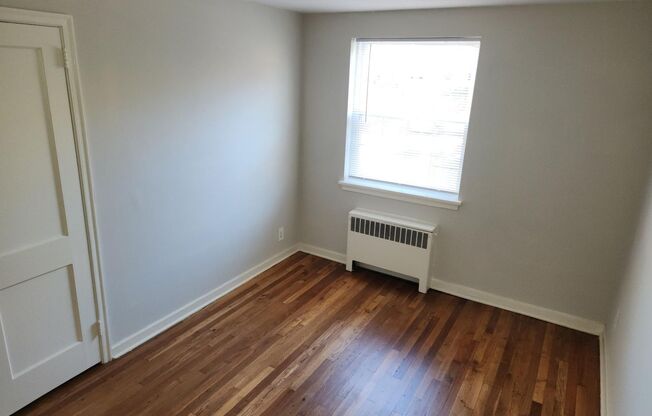 2 beds, 1 bath, 897 sqft, $2,195, Unit A-19